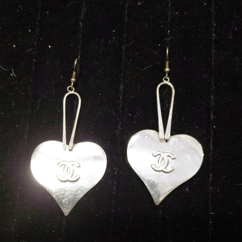 Chic Chanel Symbol Silver Heart Earrings. Not Chanel, but still cute